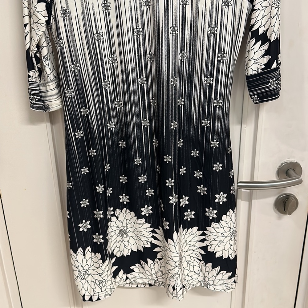 NWOT Korean Fabric B&W dress with lining and sleeves and lovely detailing !UK L - Picture 6 of 6